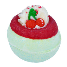 Lade das Bild in den Galerie-Viewer, Bomb Cosmetics - Cherry on the Top - Badekugel
